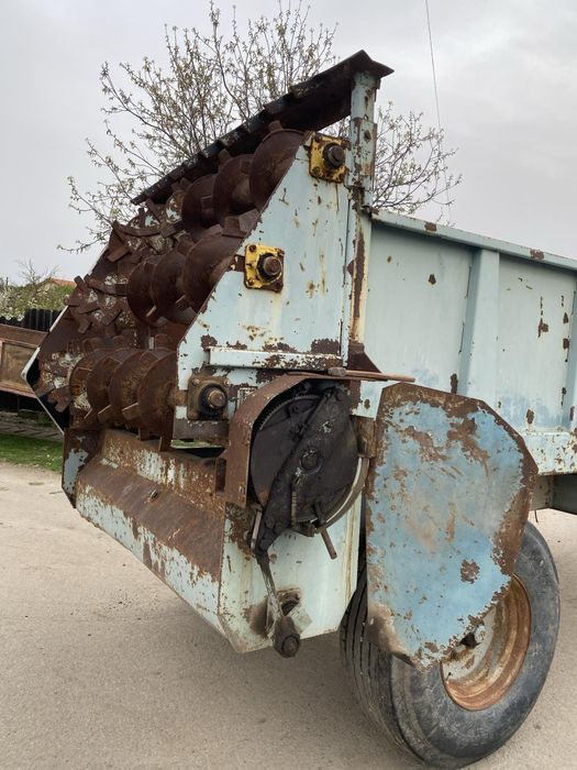 Mig gunoi/Trágya szoro