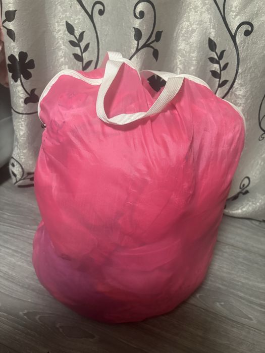 Vand pampers nr 4 , 31 de bucati si un sac cu haine fetite marimi de la 3 la 9 luni
