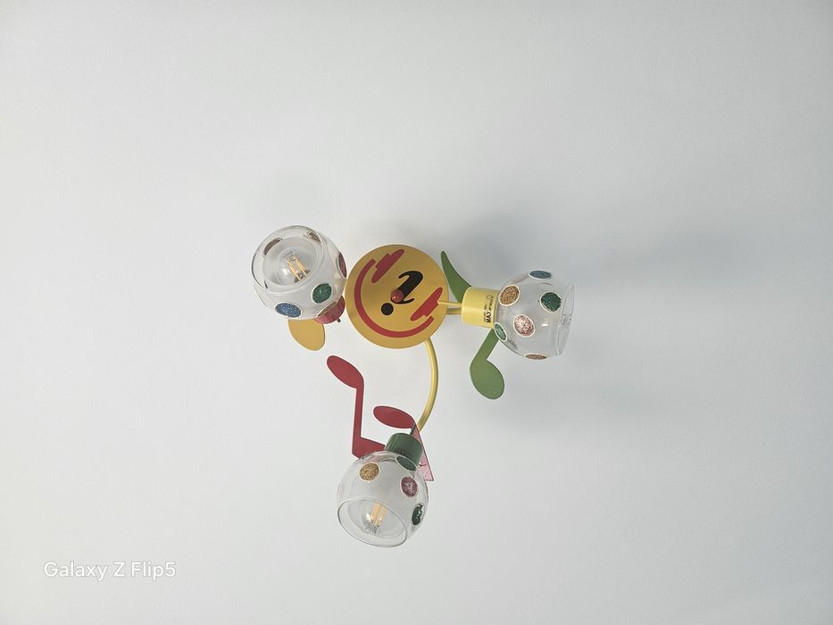 Предлага се детски полилей