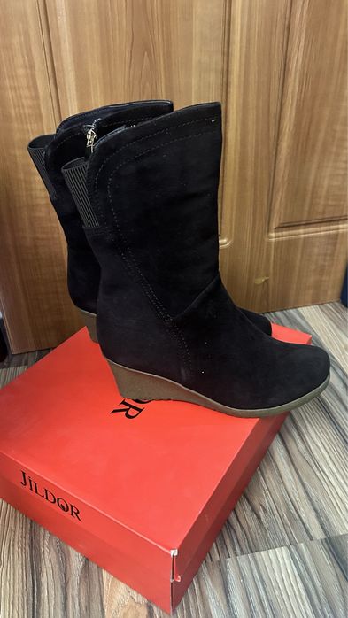 Продам наиуральные сапоги зима