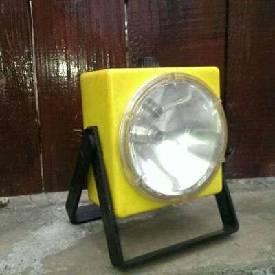 Къмпингови лампи и компас