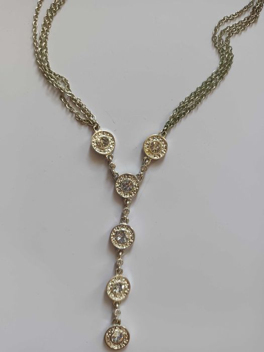 Комплект Avon колие и обици