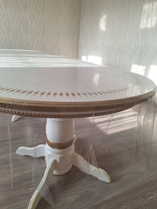 Продаю стол очень в хорошем состоянии