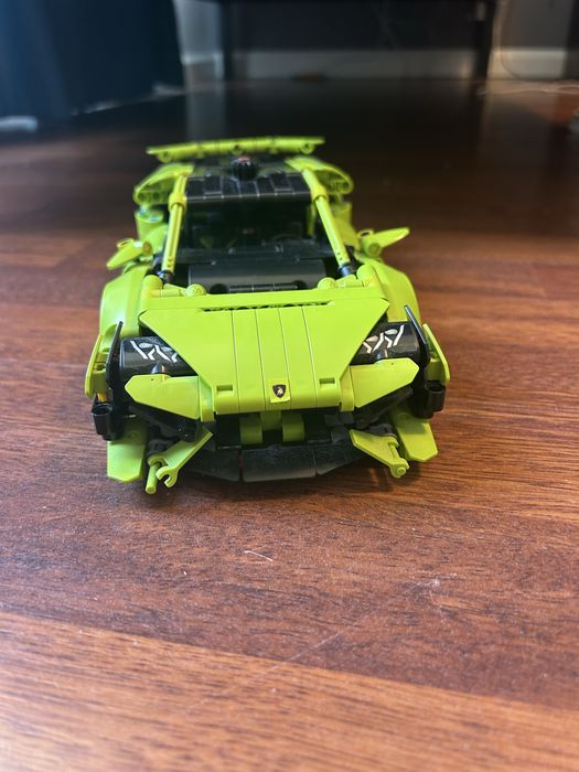 LEGO Technic 42161 Lamborghini Huracán Tecnica – completă, stare foarte bună