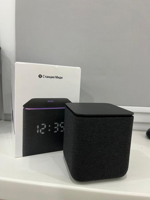 Умная колонка Яндекс Миди