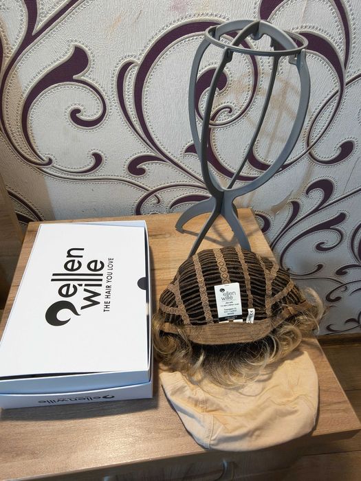 Vând peruca nouă Ellen Wille !