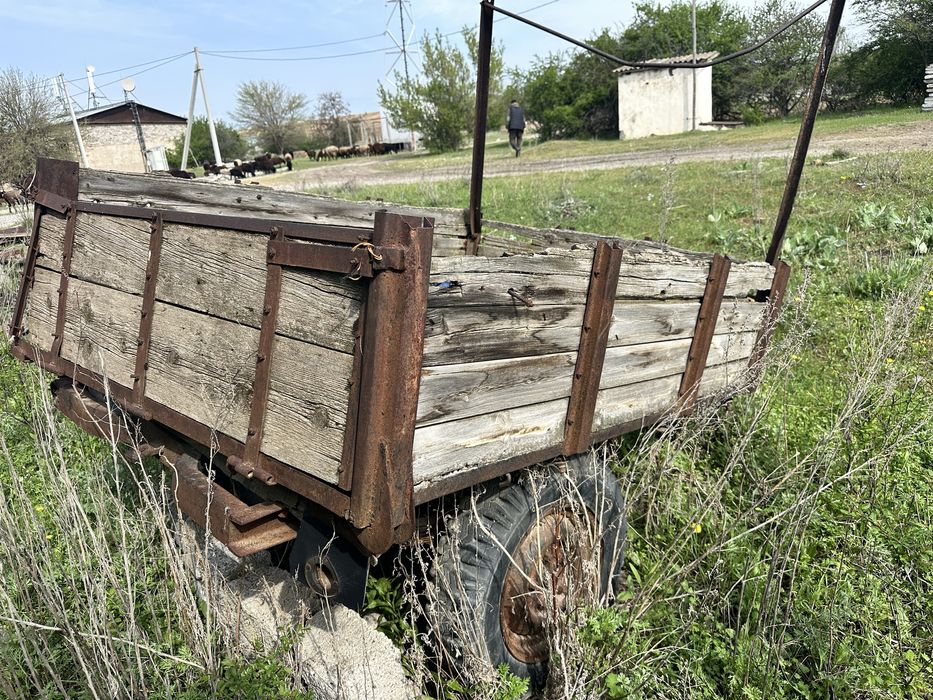 Одноосный тракторный прицеп