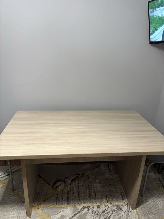 Стол 150×90 в хорошем состоянии