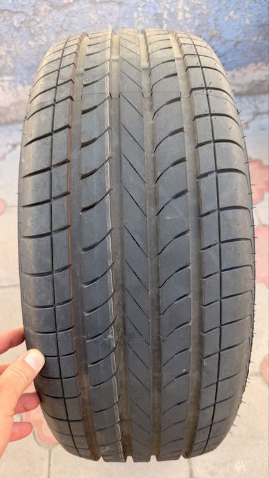 BARS  215/55/17    uz200