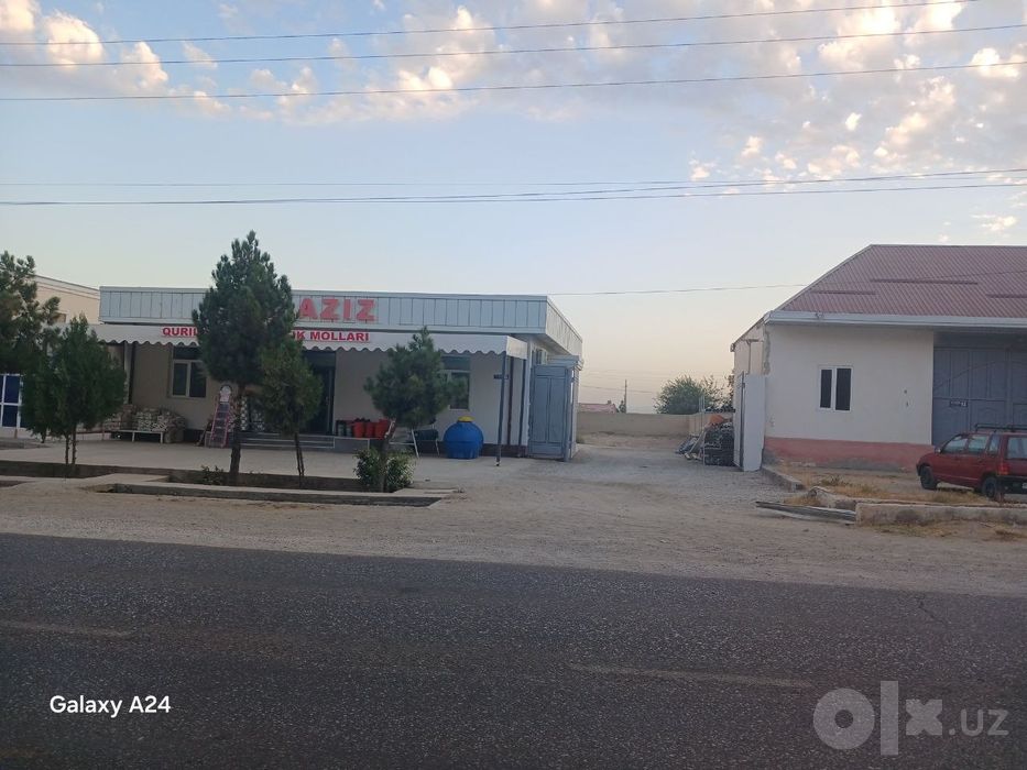 Biznes uchun shahar markazidagi trassa chetida 16 sotix bino sotiladi