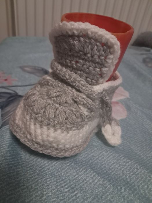 Botosi bebe diferite modele si culori