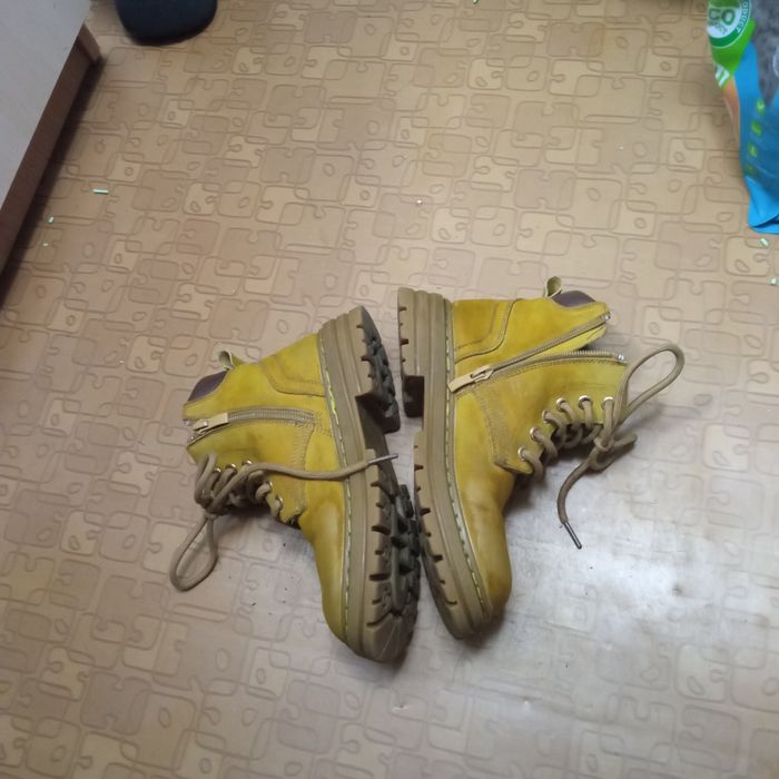 Детские ботинки.