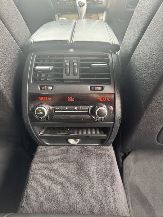 BMW 5 Series 2010 — imagine 5