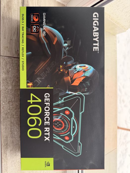 Vând placă video GeForce RTX™ 4060 GAMING OC 8GB – stare excelentă!