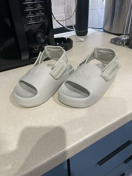 Sandale adidas bej