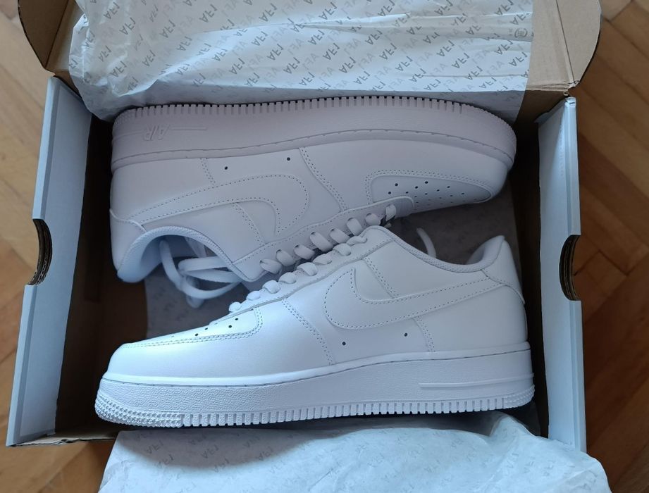 Air force 1 low triple white