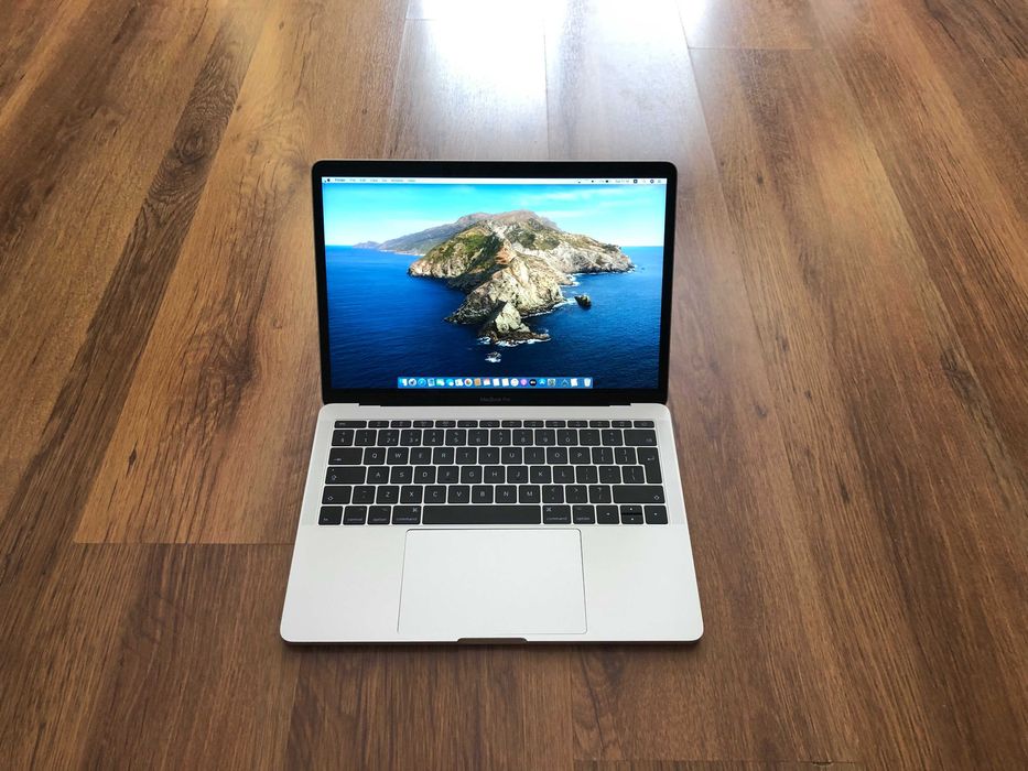 13.3' Core i5 Apple MacBook Pro Silver 2017 8GB RAM/256GB SSD/Бат 6ч