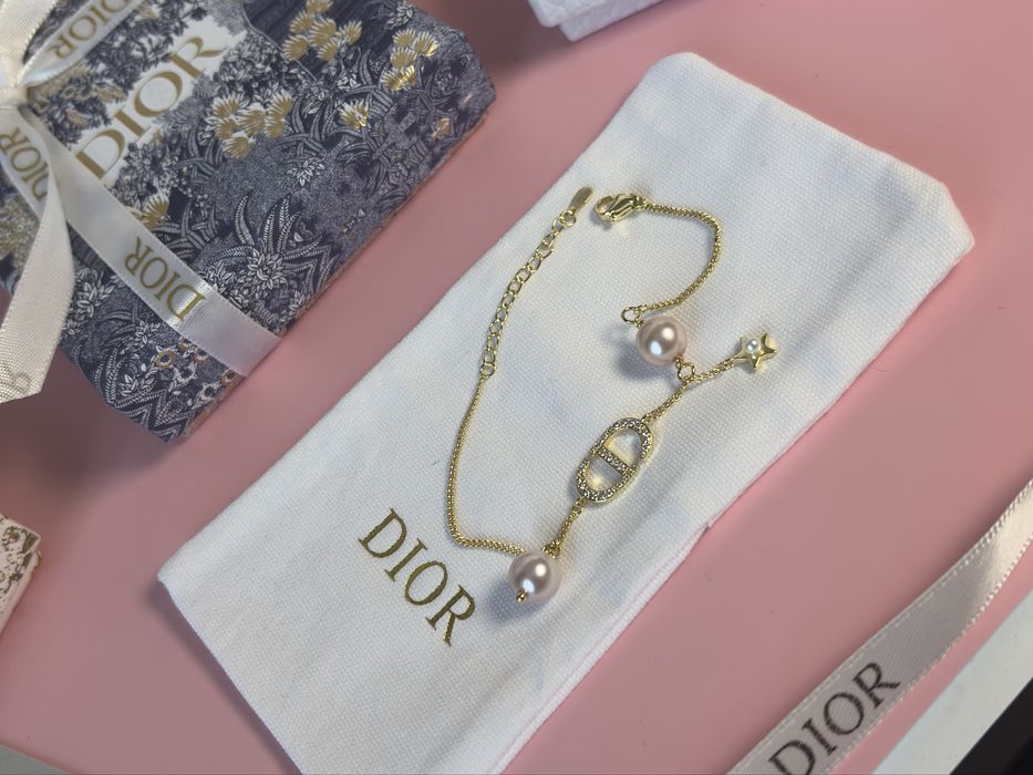 Дамска Гривна Dior Златна с Камъче