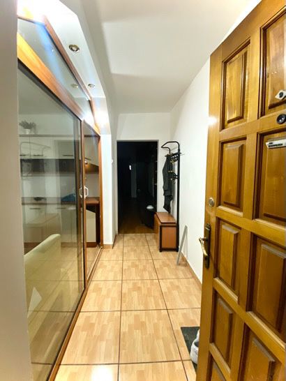 Inchiriez apartament cu 3 camere Targu Jiu