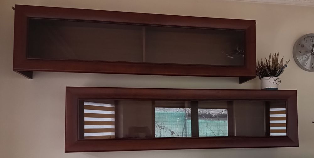 Продавам секция.