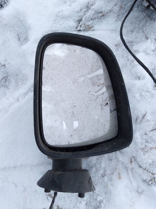 Зеркало на Ларгус