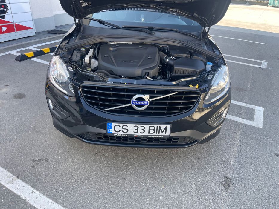 Volvo XC60 R-Design 2016 – SUV premium, stare excelentă