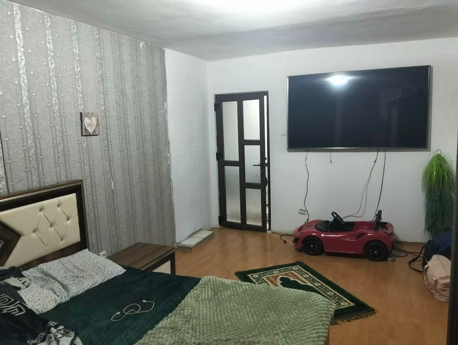 Apartament cu 3 camere, complet mobilat și utilat, gata de mutare.