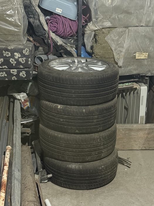 Продаётся балон и диски как новый Мерседес Бенс ariginal год 21-22