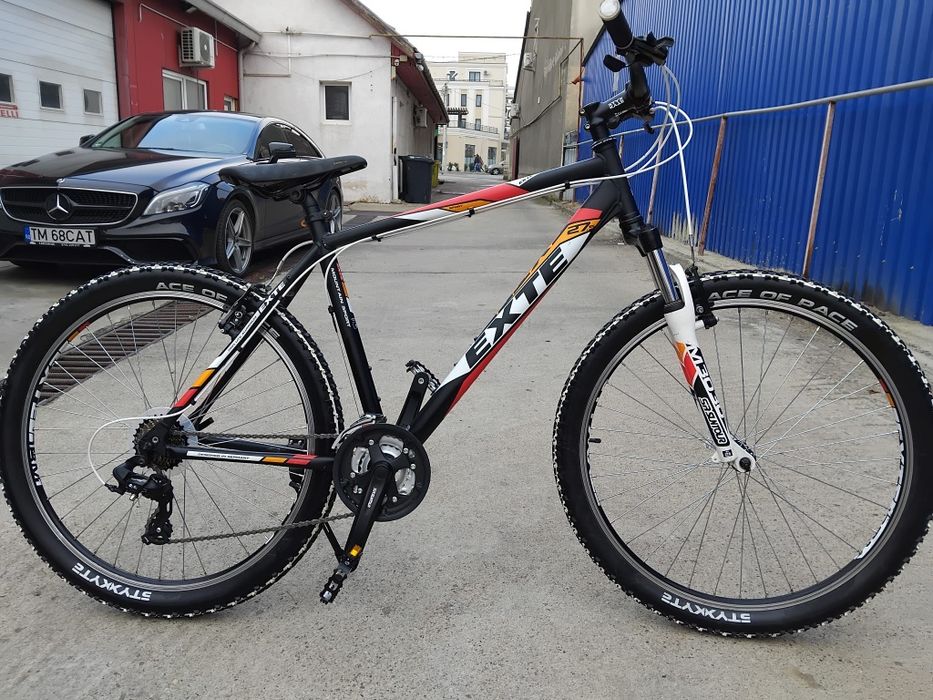 Vând bicicleta din aluminiu