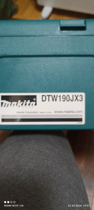 Ударный гайковёрт Makita,с набором ударных головок.