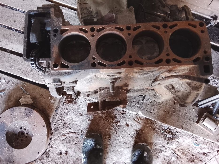 Продам блок двигателя Газель