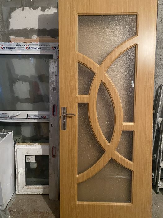 4usi de apartament..in stare foarte buna