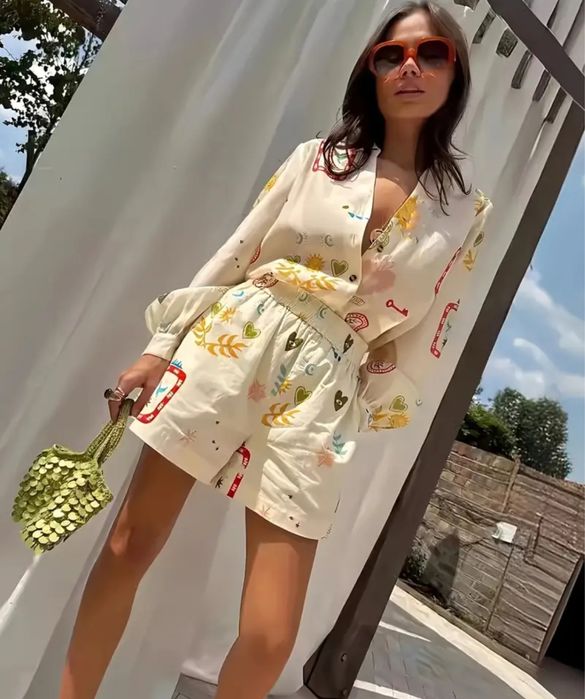 Продам костюм новый шорты и руашка размер 44-46