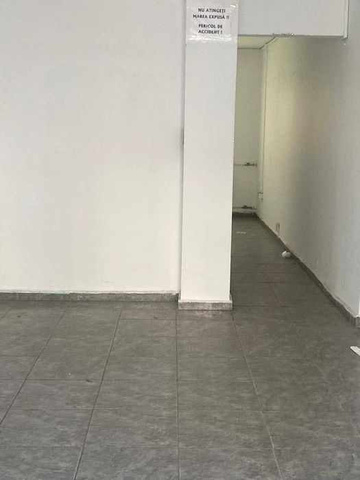 Dau in chirie spatiu comercial in zona Decebal