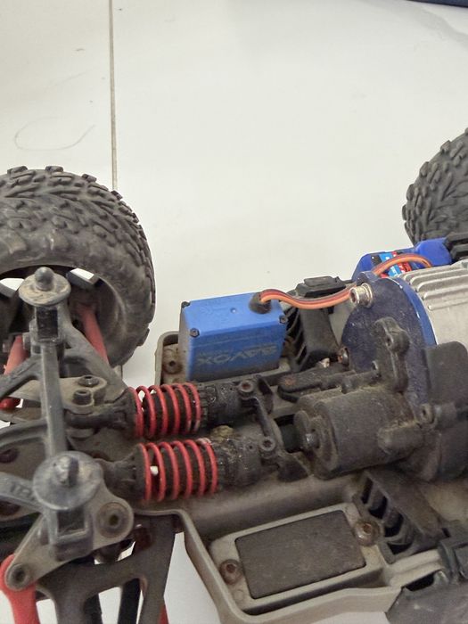 e revo 1/16 traxxas
