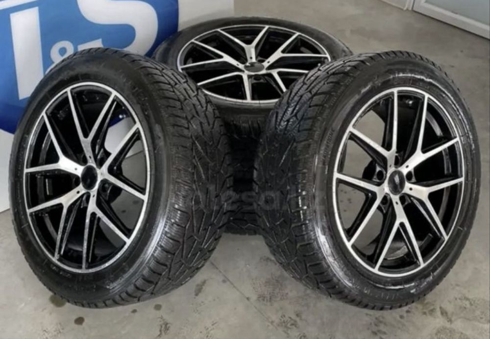 Продам Шины с Дисками R 20