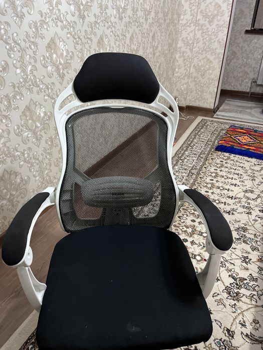 Продается игровое кресло