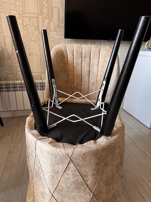 Продам стол со стульями