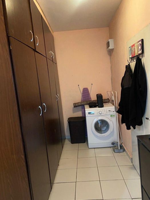 Двустаен апартамент в ж.к. Люлин 9