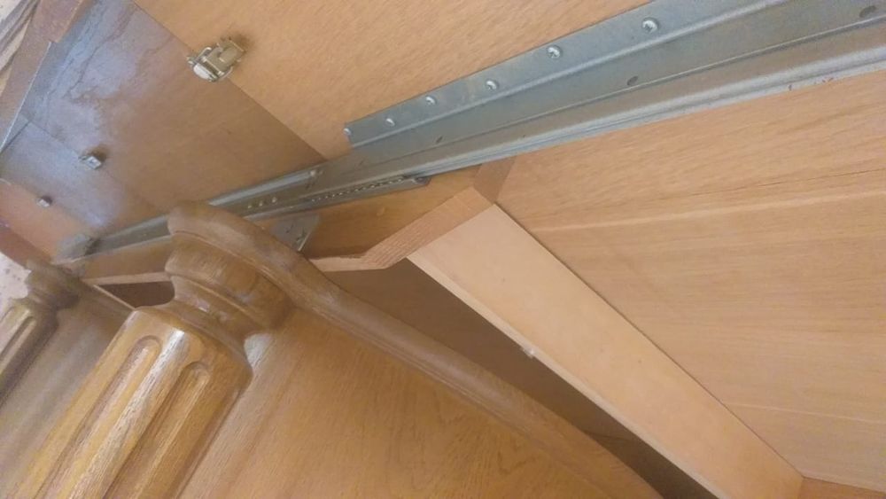 Продам раздвижной стол стулья отдельно