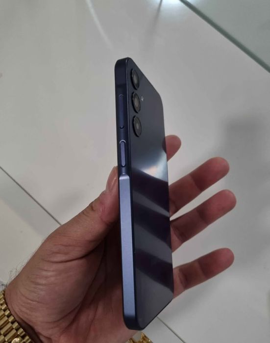 Vând Samsung A25 5g impecabil
