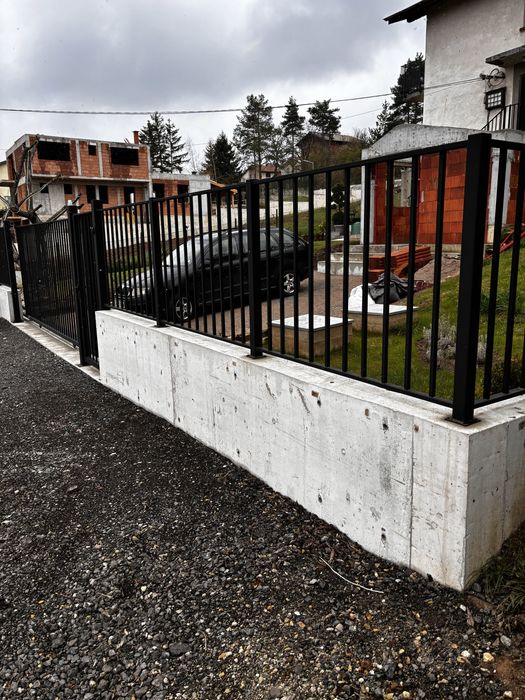 Метални порти и огради