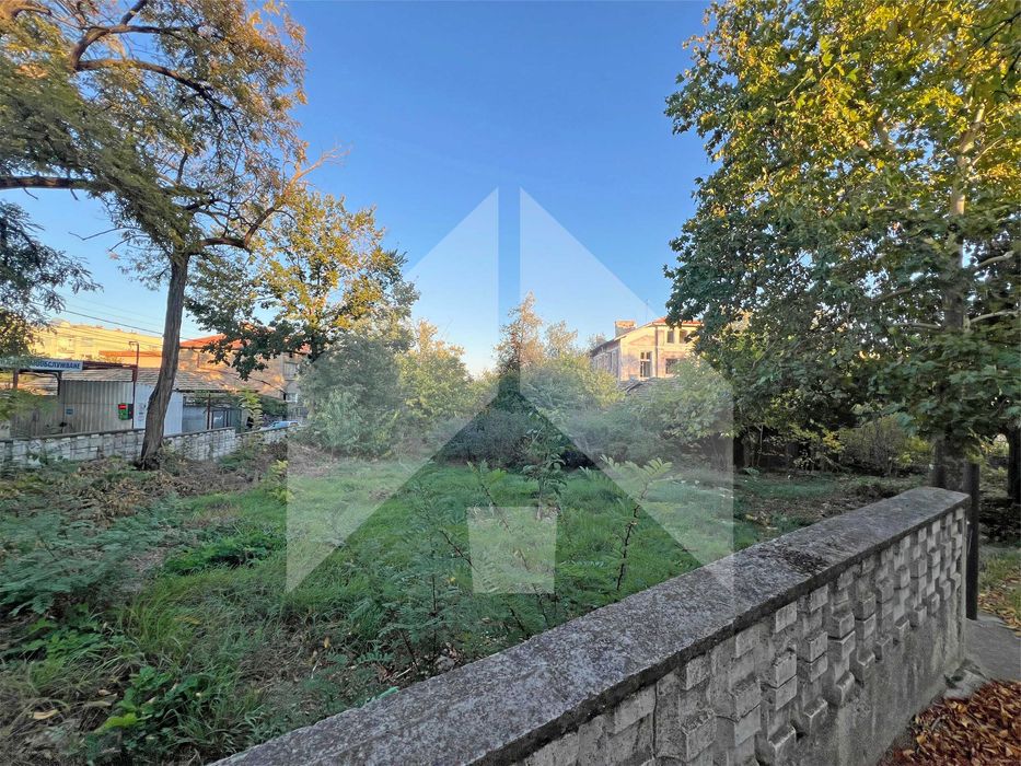 За продажба атрактивен ПАРЦЕЛ в ТОП ЦЕНТЪР - 2,4 ДКА, гр. Нови пазар.