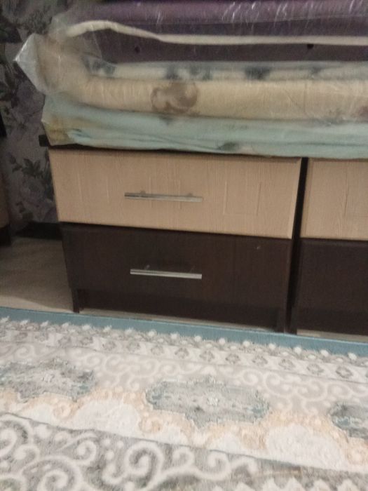 Тумбо прикроватный.