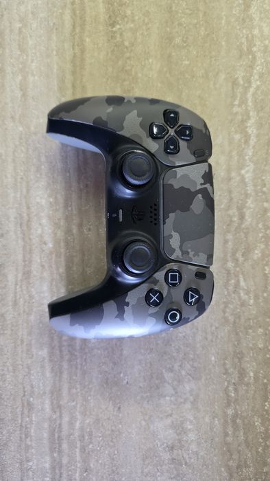 Playstation 5 + два контролера + God of War Ragnarök