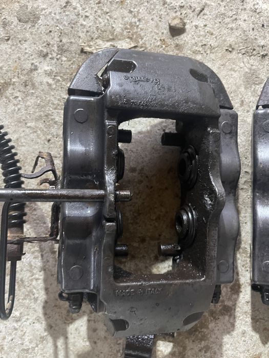 etrier / etriere spate Vw touareg Brembo cu 4 pistonase 2.5 3.0 5.0