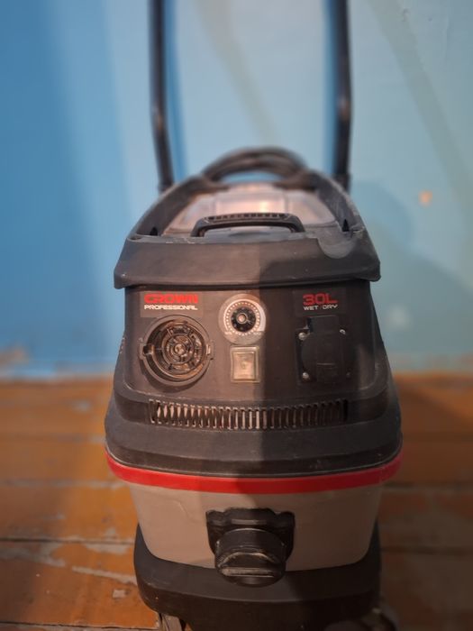 Пылесос строительный Crown