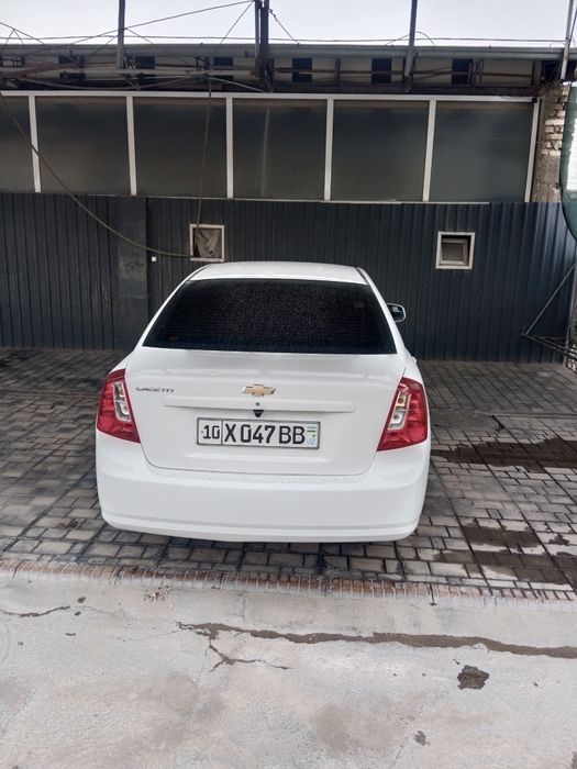 Продается автомобиль 2023 года пробег 42000 тысяч на бензине