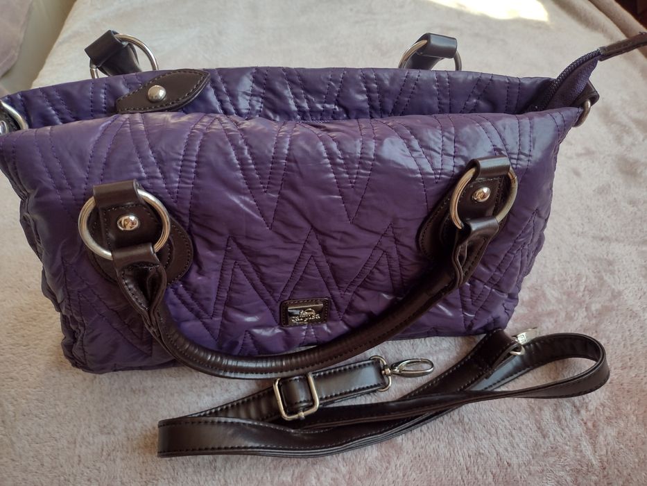 Дамска чанта на Carpisa