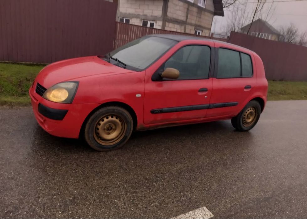 Dezmembrez Renault Clio